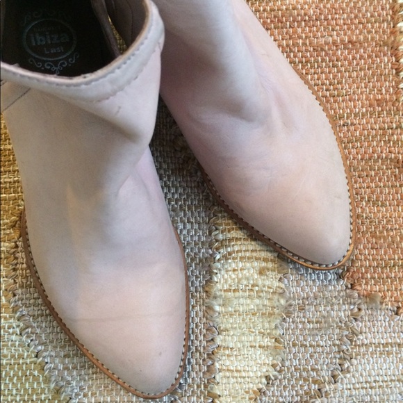 Jeffrey Campbell Muskrat Booties in Pink - Picture 6 of 16
